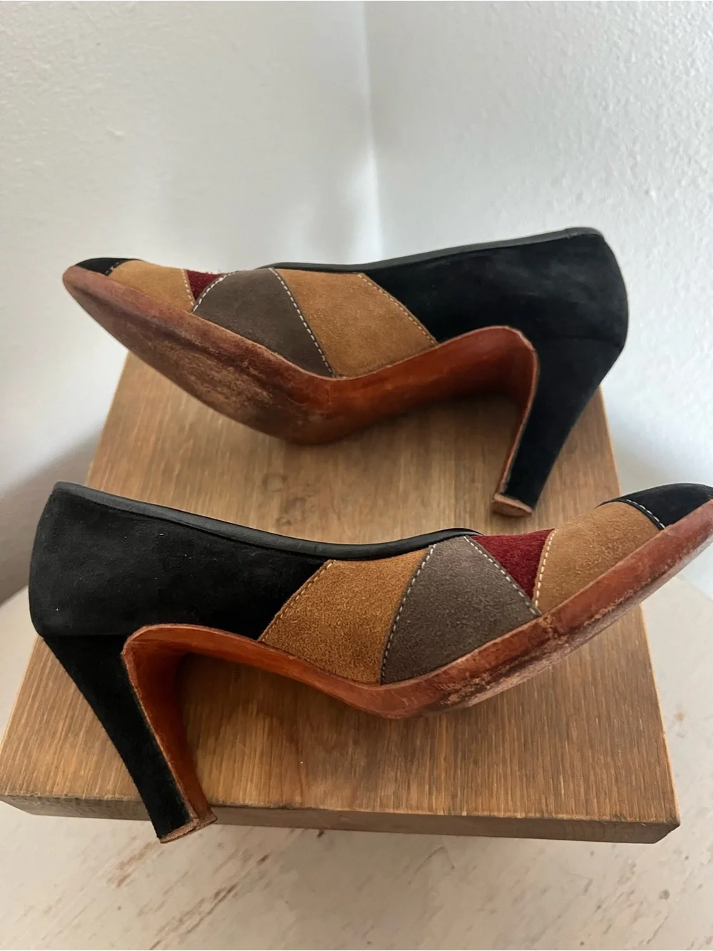 Vintage 60’s suede leather pumps Rosina Ferragamo Schiavone Athens Greece
